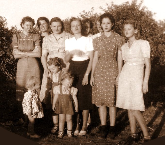 The Barrick women, 1939:  Ruby, second from left; Sophora, lower left; Avis and Ewalee, right